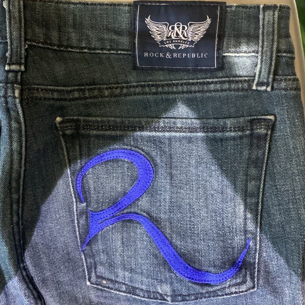 ROCK AND REPUBLIC CUSTOM DISTRESSED JEANS - Picture 2 of 9